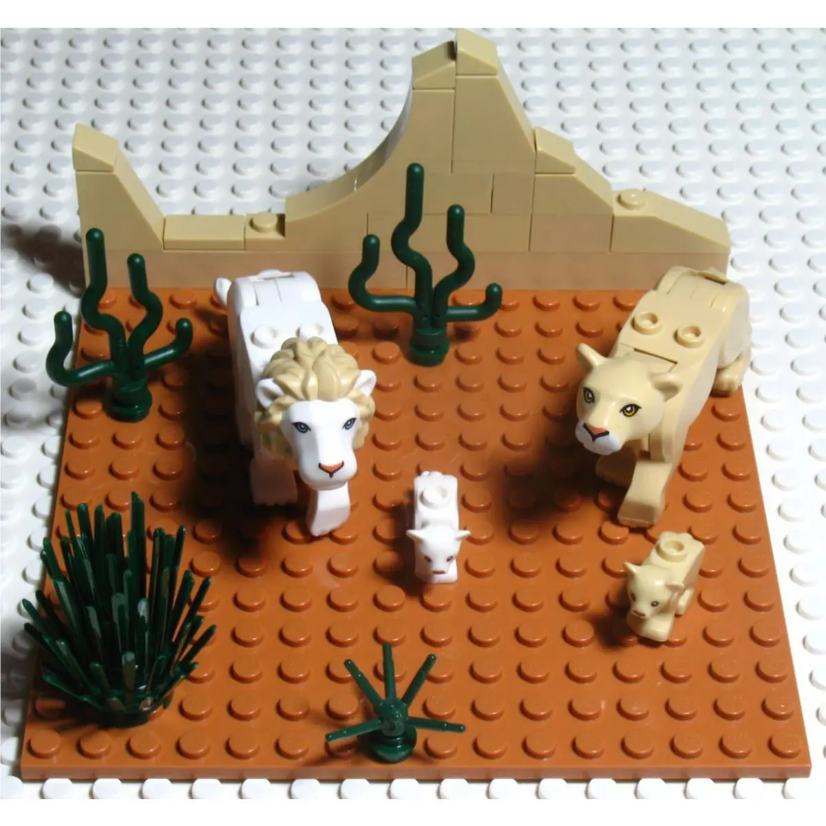 Lego Lion Lioness Cub Baby Jungle Scene Wild Animal Wildlife Big Cat Pride