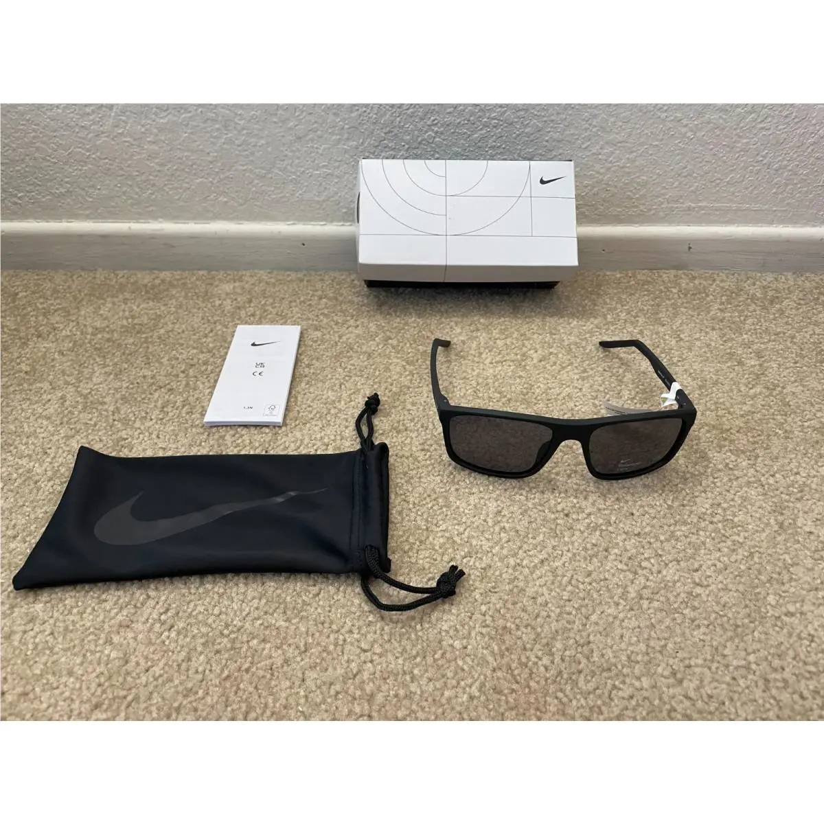 Men`s Nike FD 1819-011 Fire Grey Nike Polarized Sunglasses Black Frame Lens Wbox