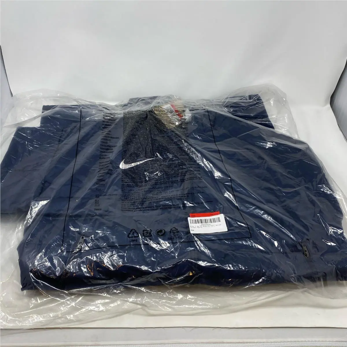 Nike clothing - Blue (UPC: 196976301415) 7