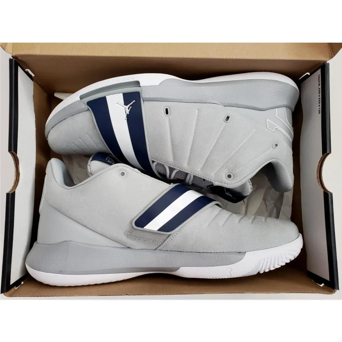 Nike shoes - Jordan CP3.XI - AA1272 014 - Lt Smoke Gray / Metallic Silver (UPC: 826218769504) 7