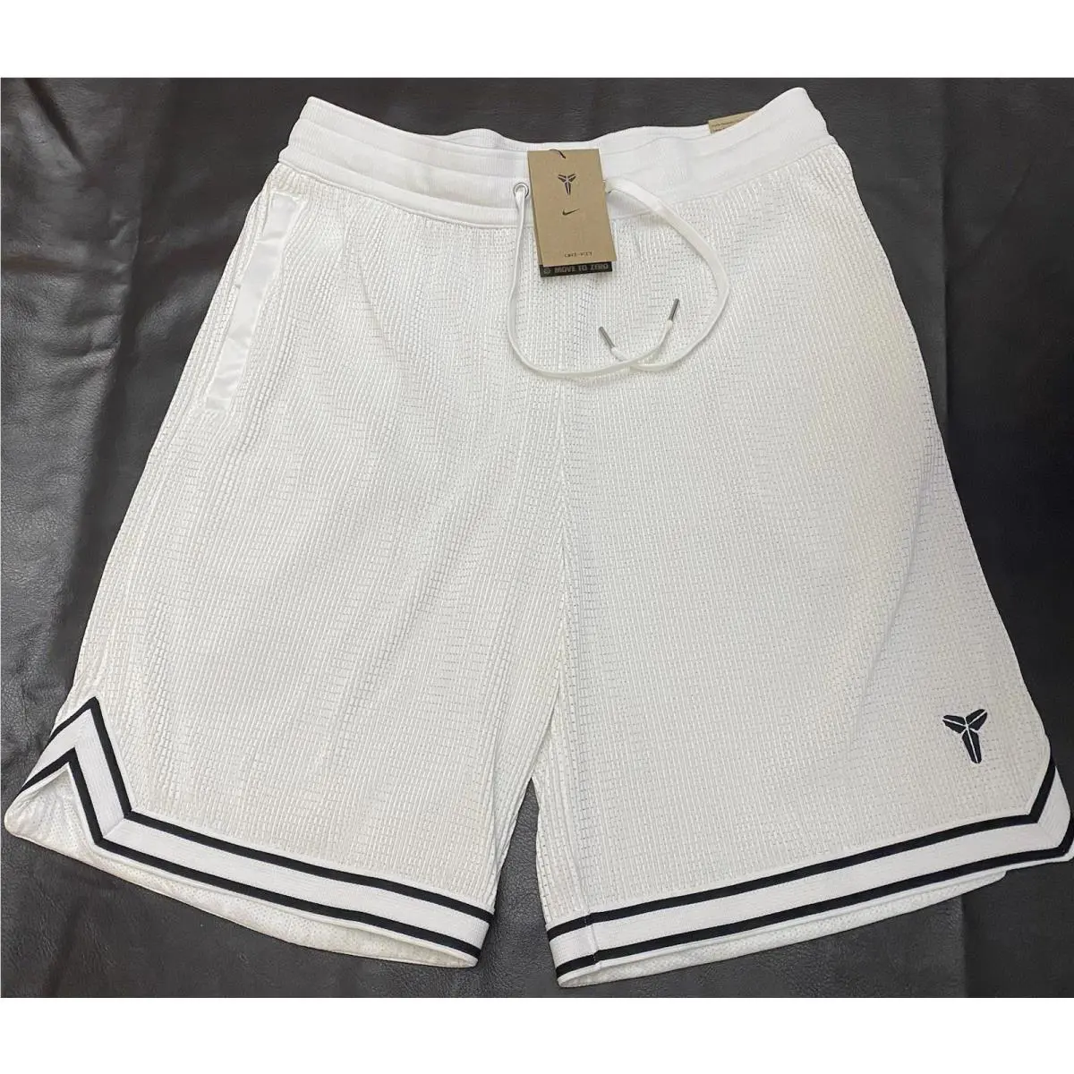 Nike clothing - White (UPC: 197863751498) 0