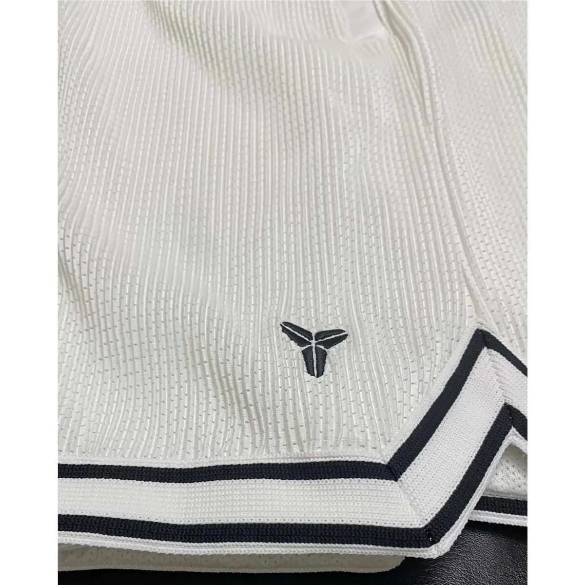 Nike clothing - White (UPC: 197863751498) 6