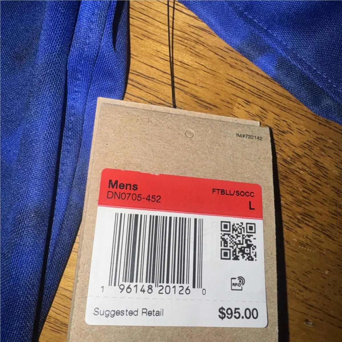 Nike clothing - Navy (UPC: 0196148201260) 3
