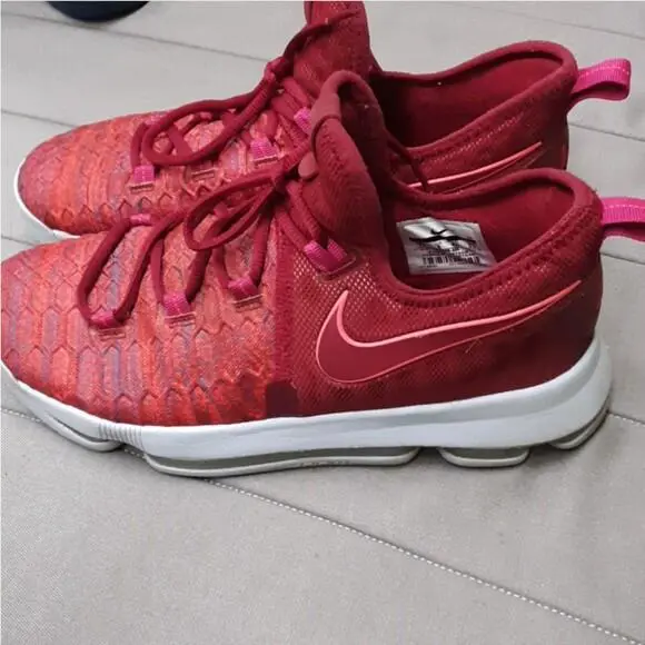 Nike shoes - University Red, Palest Purple (UPC: 884497428123) 0