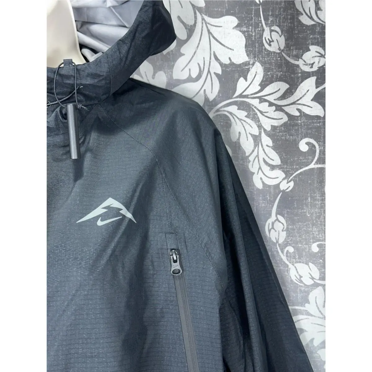 Nike clothing - Black (UPC: 197596905328) 1