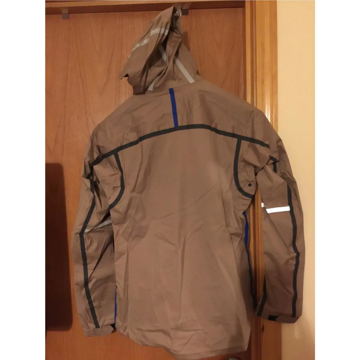 Nike clothing - Light Brown 1