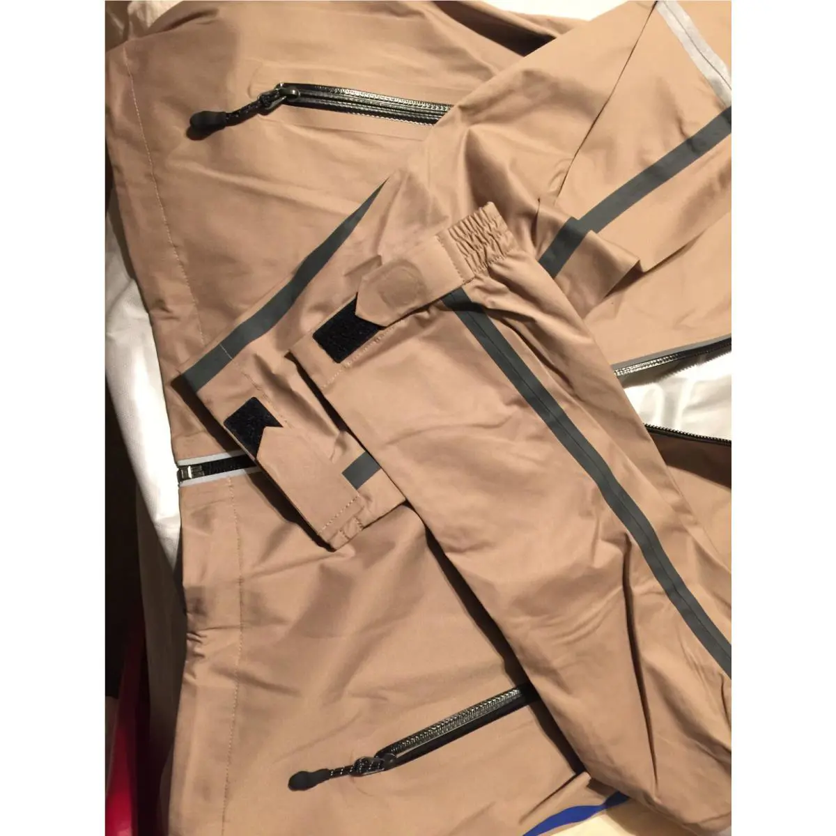 Nike clothing - Light Brown 5