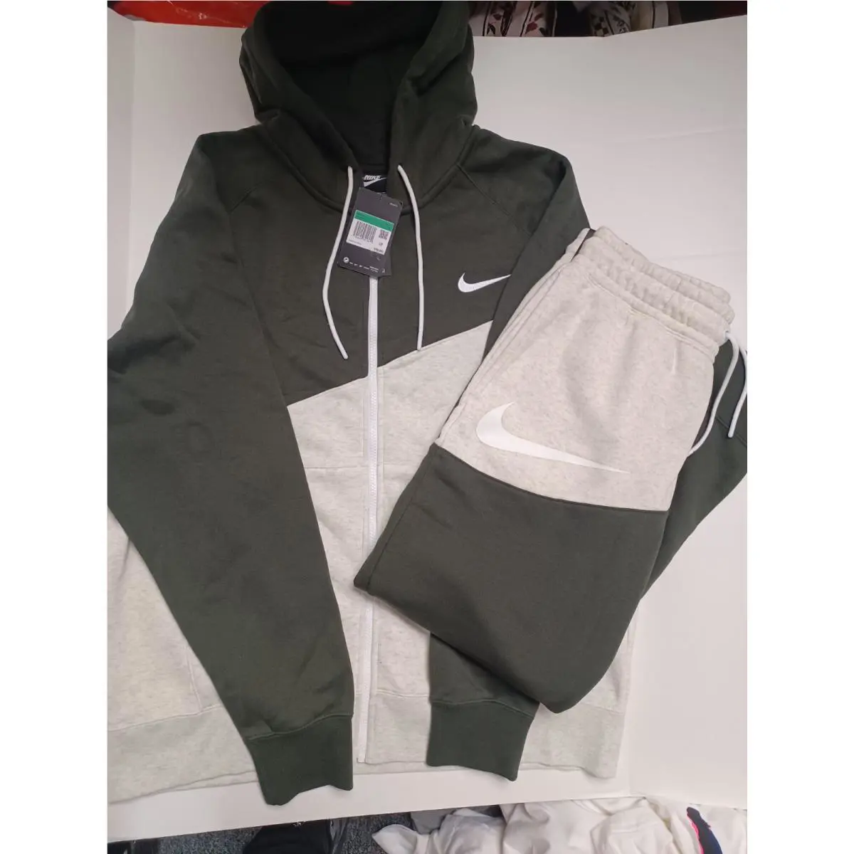 Nike clothing - Forest Green/Oatmeal 0