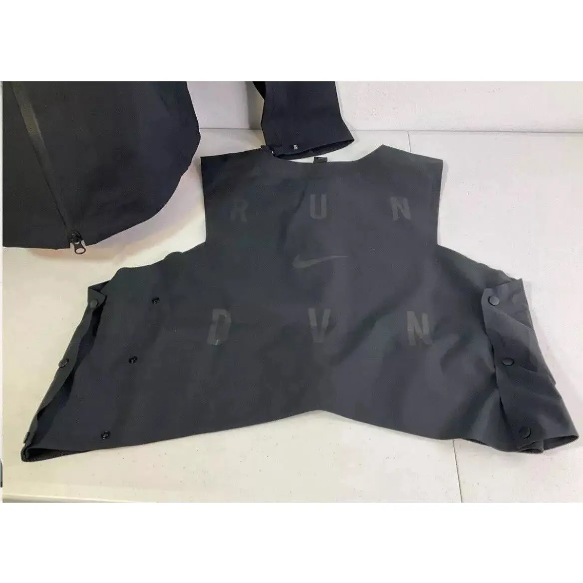 Nike clothing - Black (UPC: 0196150310936) 6