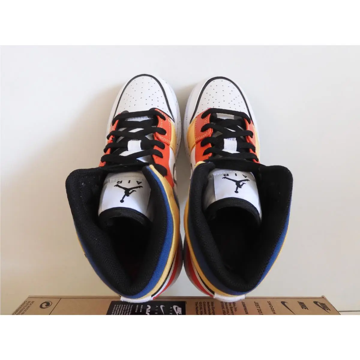 Nike shoes - Air Jordan 1 Mid SE - White (UPC: 196153745551) 4