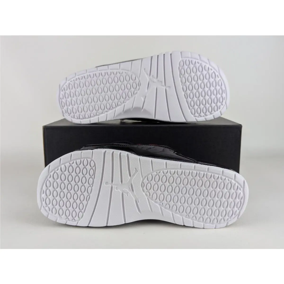 Nike shoes - Nike Retro - Retro - FN2452 006 - Multicolor (UPC: 198482122843) 1