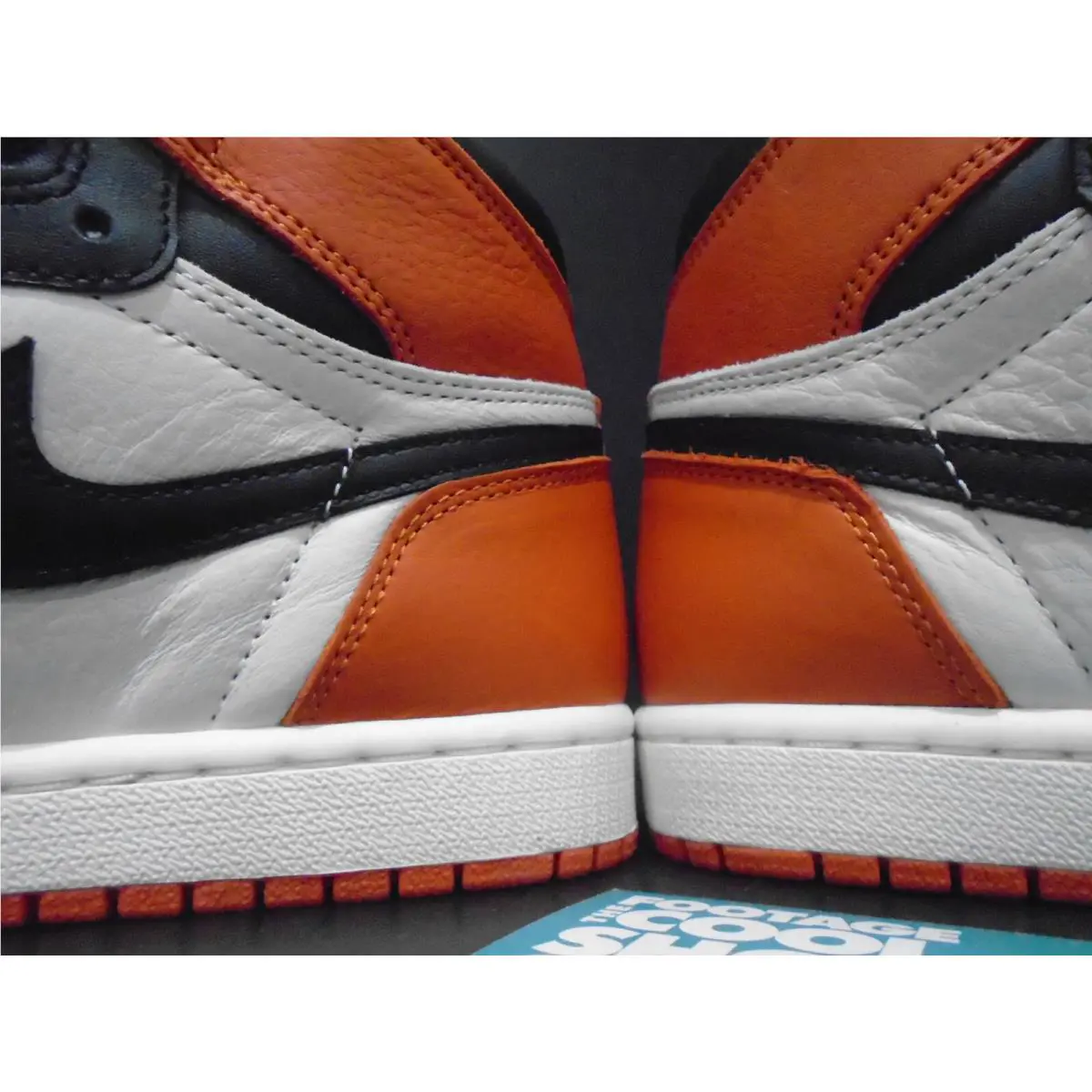 Nike shoes - Nike Air Jordan 1 Retro High OG - 555088-005 - Orange 2