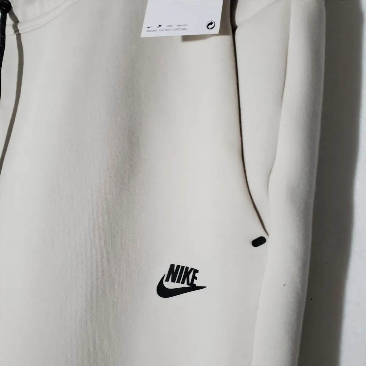 Nike clothing - White 3