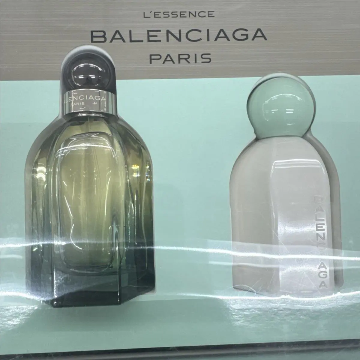 Balenciaga Paris L`essence Gift Set Eau De Parfum Spray 2.5 oz Rare