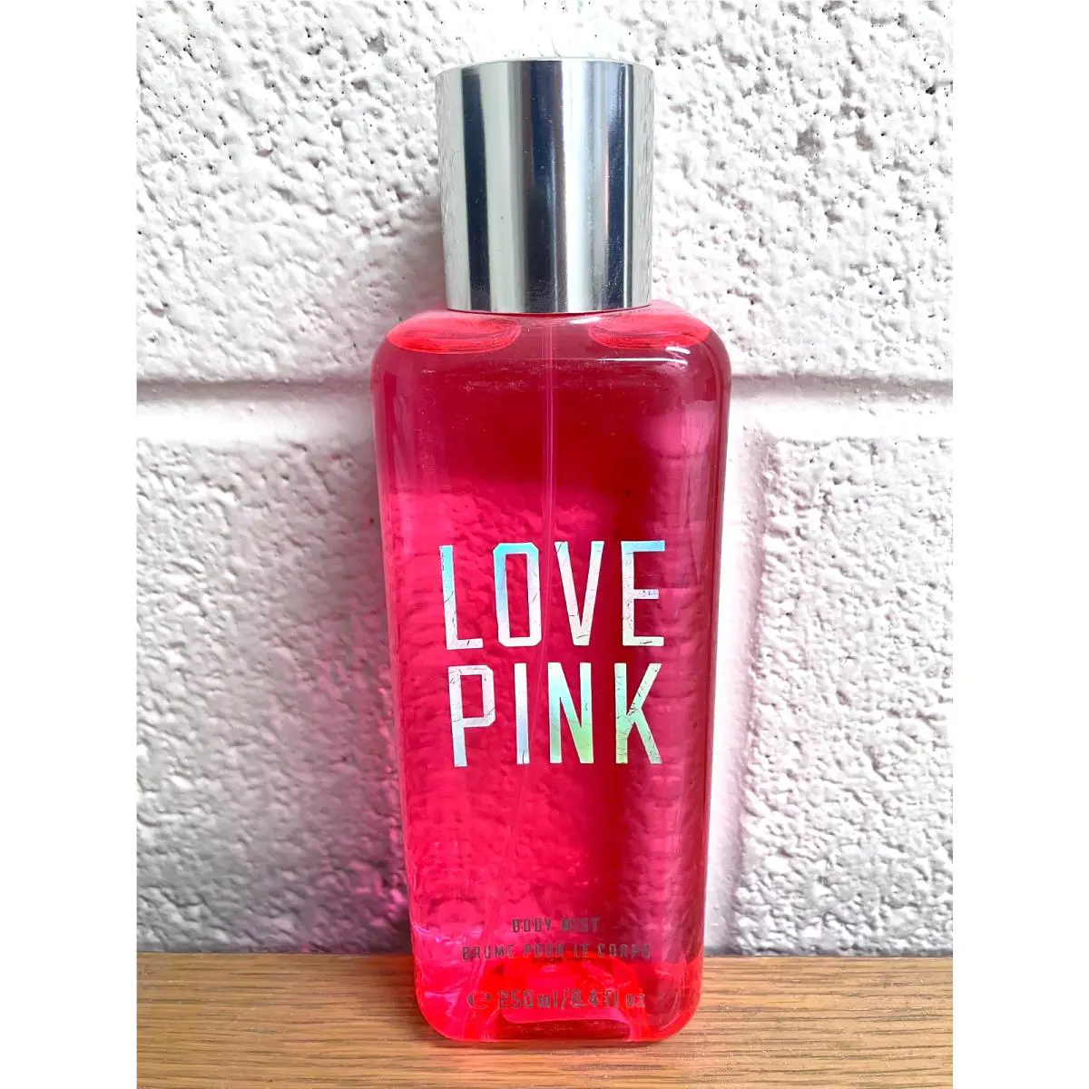 Victoria`s Secret Love Pink Fragrance Mist Spray 8.4oz