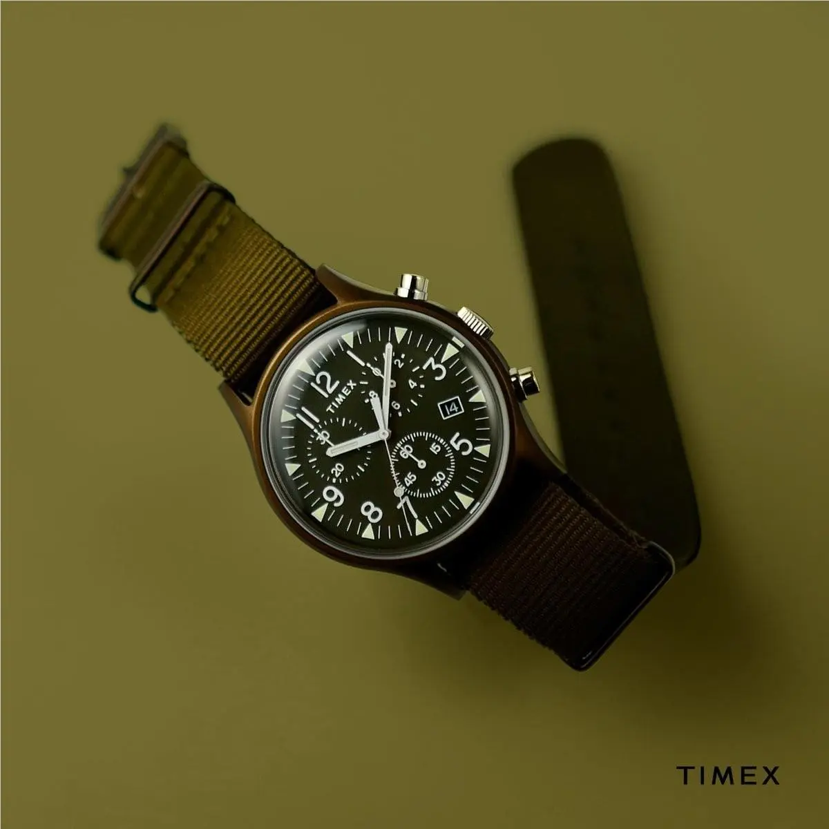 Timex MK1 Chronograph 40mm Green Dial Fabric Strap Men`s Watch TW2R67800