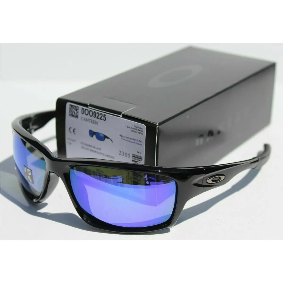 Canteen Polarized Sunglasses Polished Black/violet Iridium OO9225-07 by Oakley
