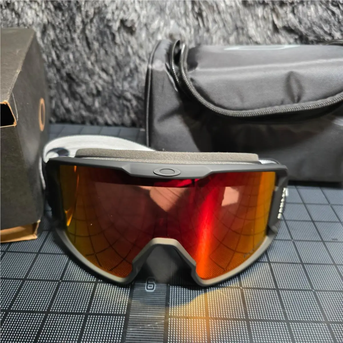 Oakley Line Miner M Snow Goggles Prizm Rose Gold Iridium Lens
