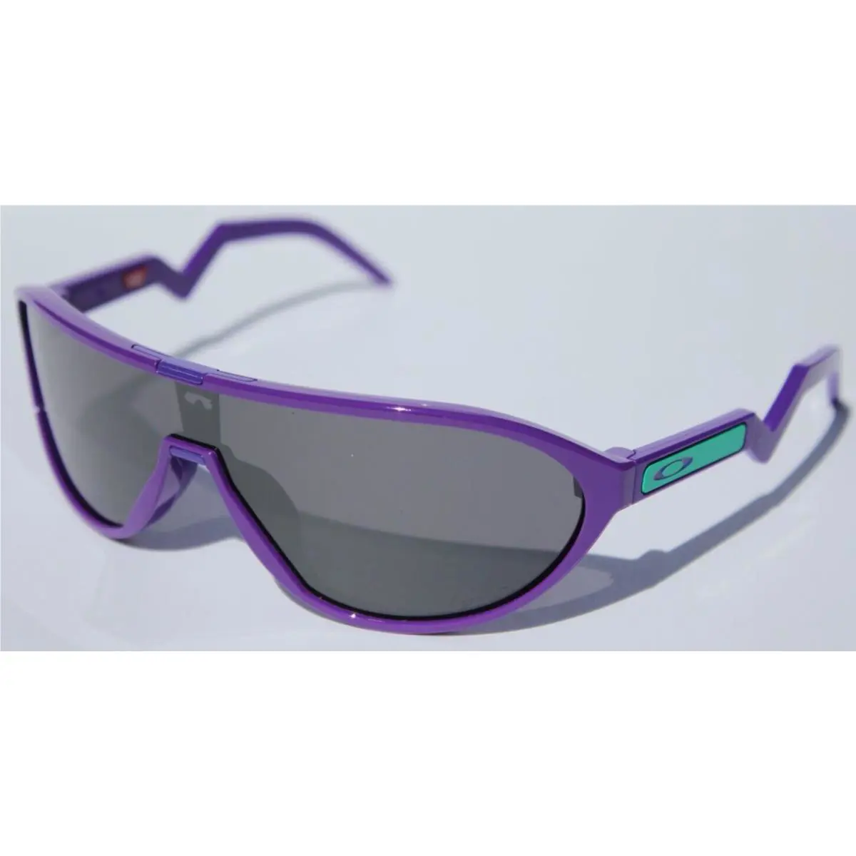 Cmdn Sunglasses Electric Purple/prizm Black OO9467-04 Rare by Oakley