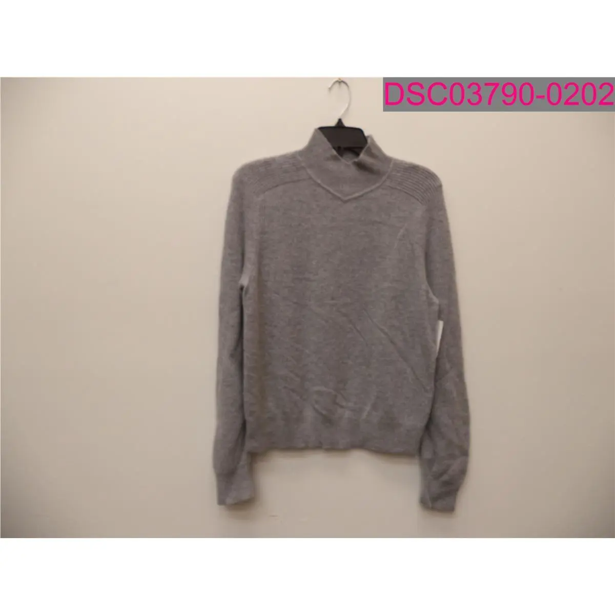Rag Bone Women`s Logan Cashmere Turtleneck Pullover Sweater Gray Size Medium