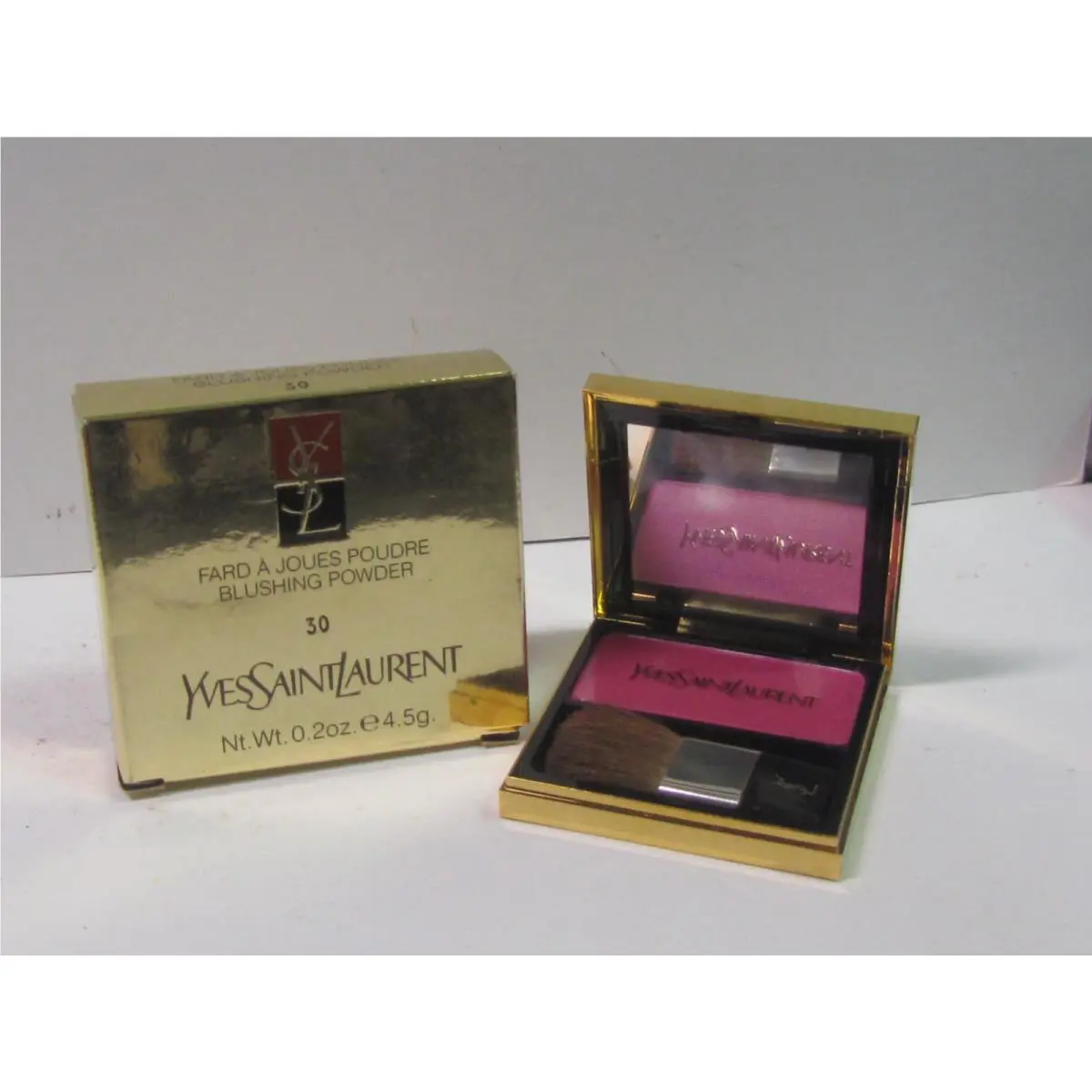 Yves Saint Laurent Blushing Powder 30 0.2 oz 4.5 g Full Size