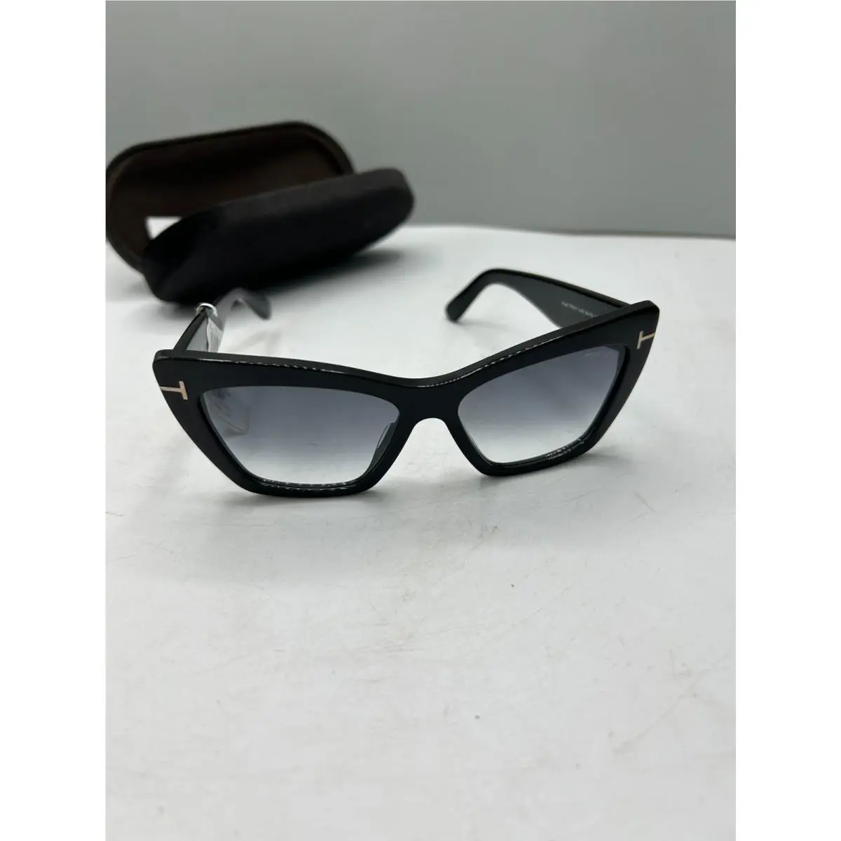 Tom Ford Wyatt Sunglasses Womens Matte Black Frame w/ Gray Lens Cat Eye Full Rim