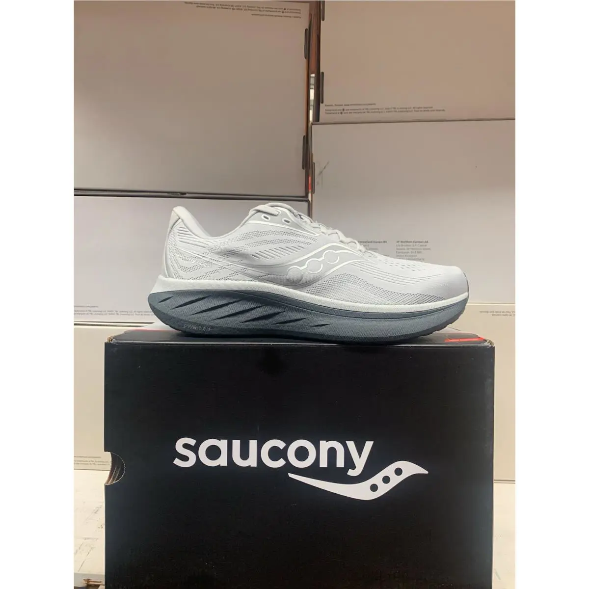 Saucony Ride 18 Men`s 2E Wide Width