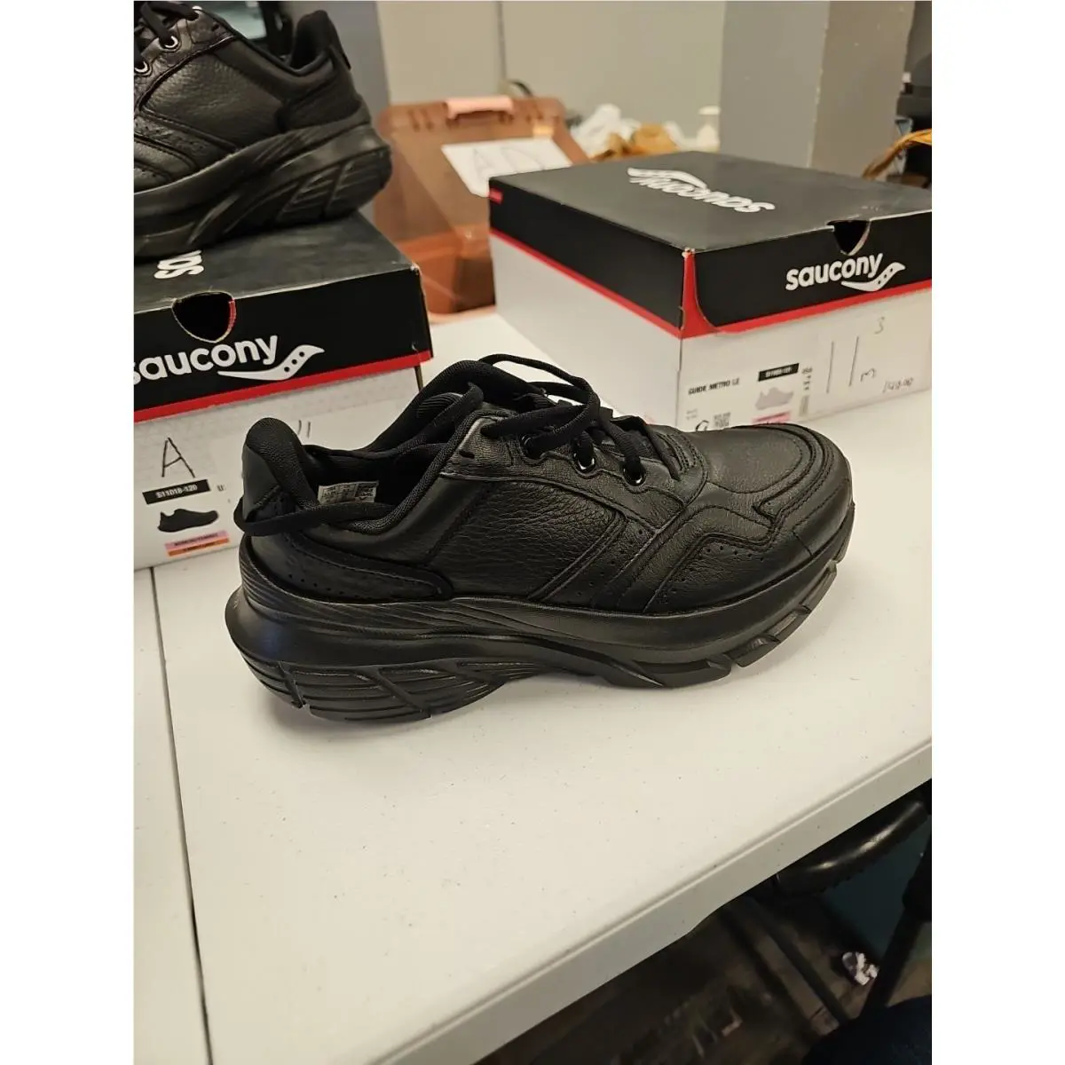 Saucony shoes - SAUCONY GUIDE METRO LE - GUIDE METRO - S11018-120 - Black 0