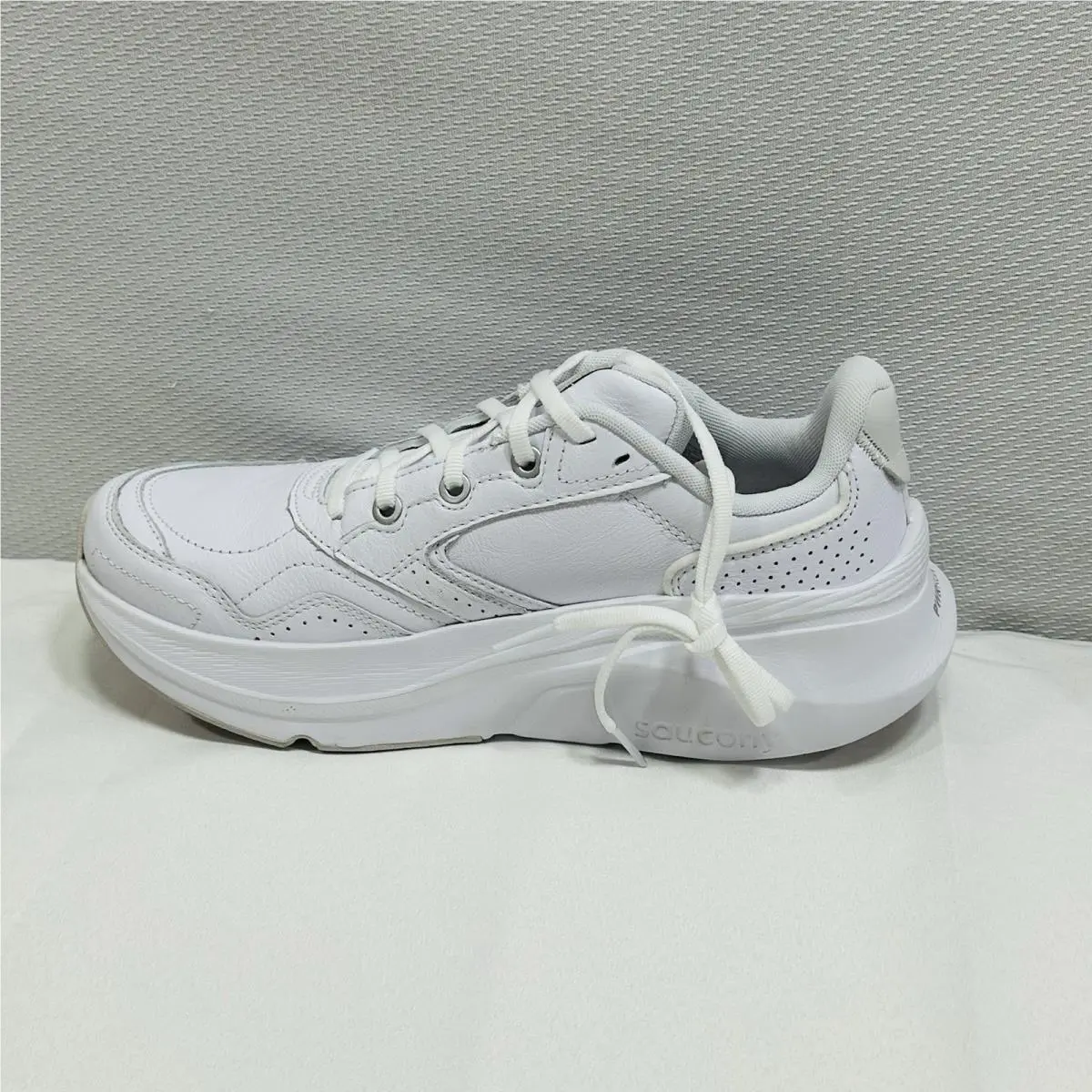 Saucony shoes - Saucony Guide Metro LE - Guide Metro - S11003-121 - White 4