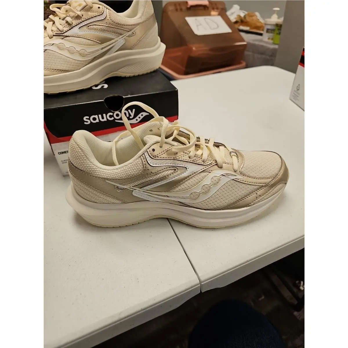 Saucony shoes - Saucony Cohesion 17 - Cohesion - S10943-121 - Beige 0