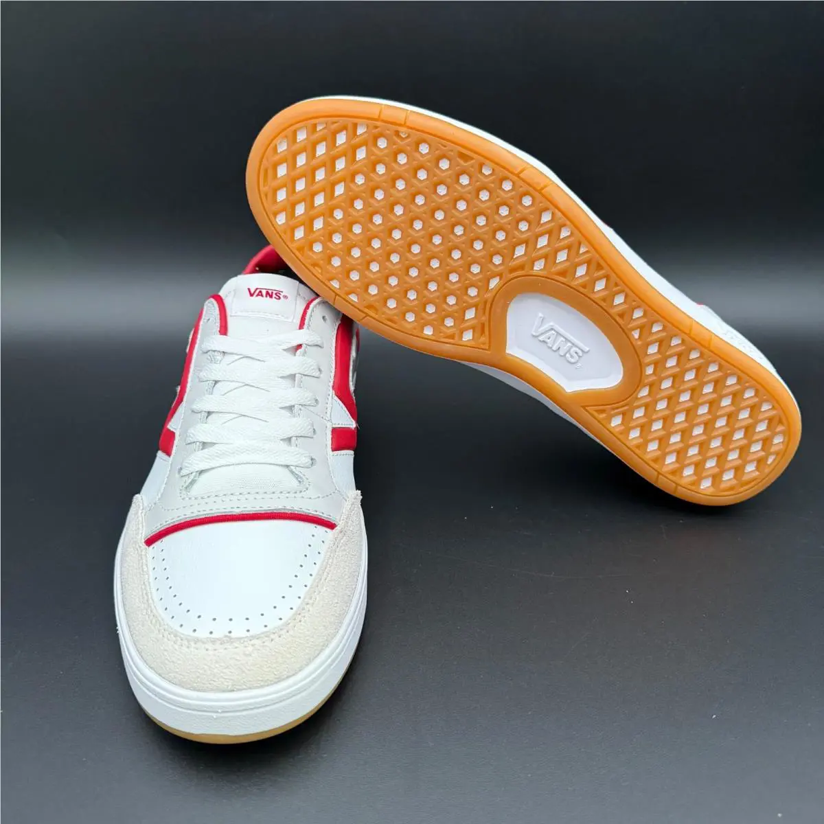 Vans shoes - Court Lowland CC JMP R - White 4