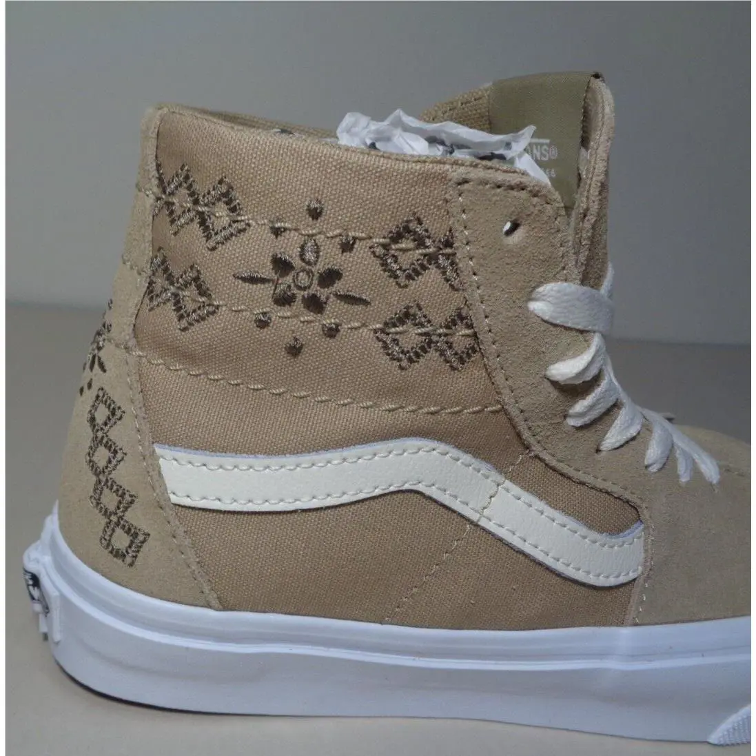 Vans shoes - Beige/White (UPC: 197063259107) 1