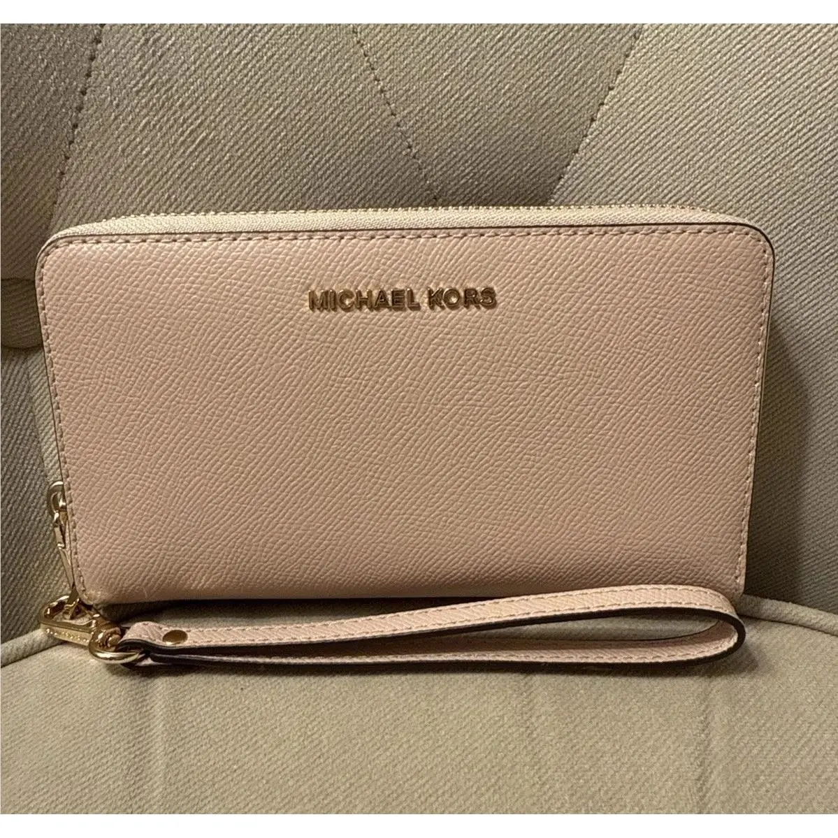 Michael Kors Jet Set Large Flat Phone Case Leather Soft Pink NWT$128