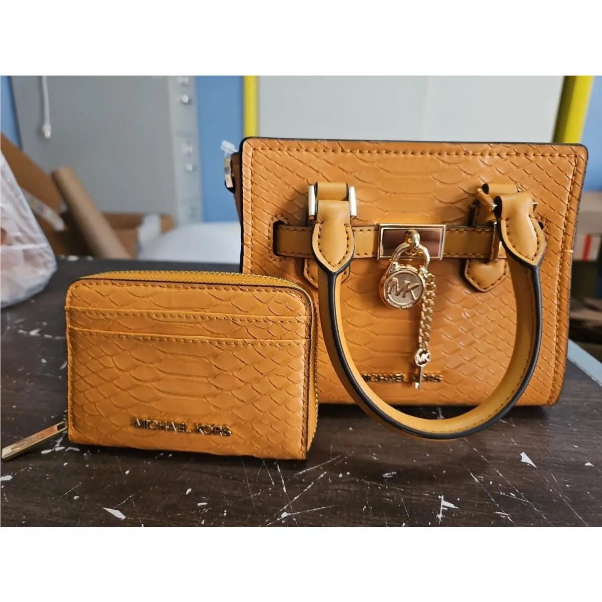 Michael Kors Hamilton XS Mini Crossbody Satchel Key Lock Matching Wallet