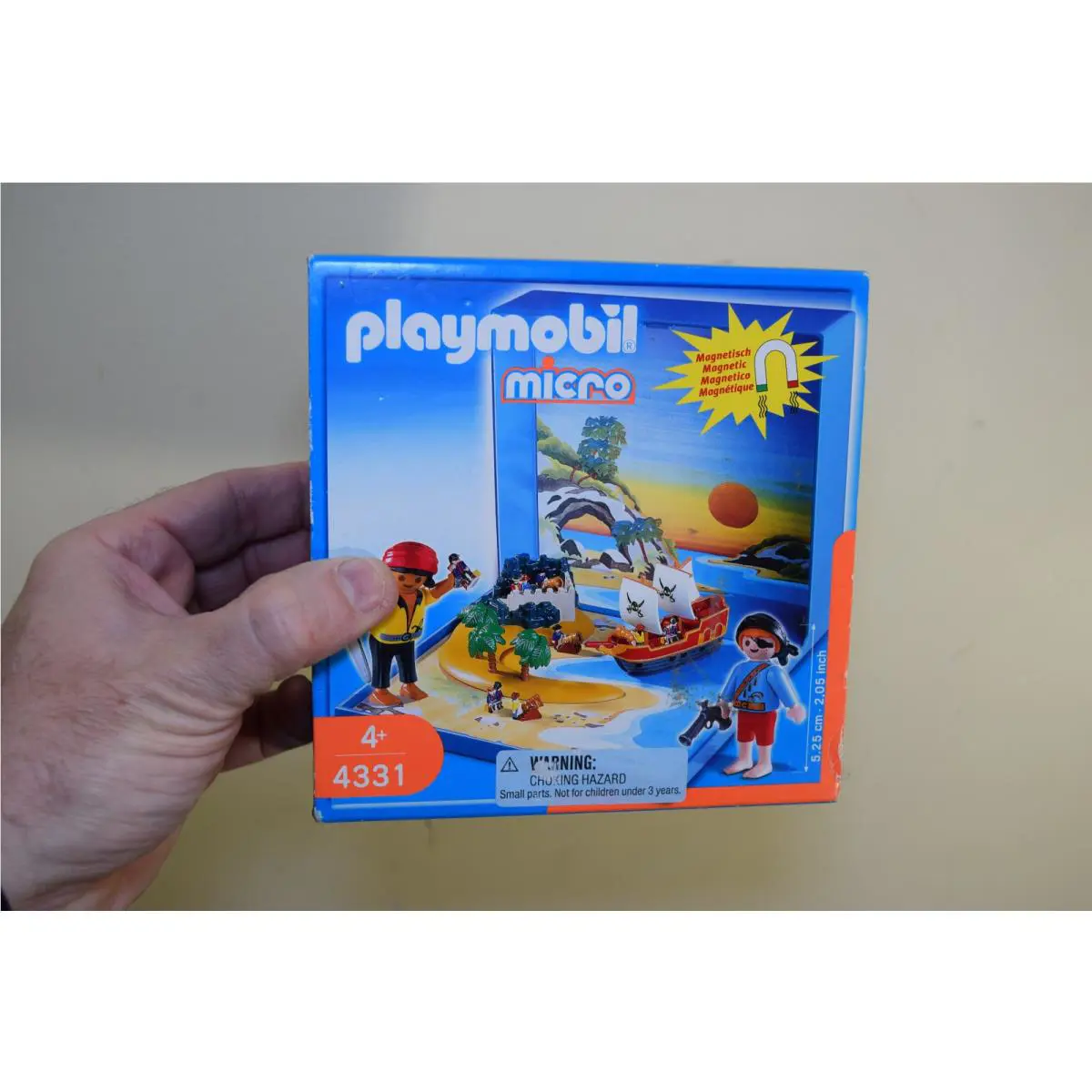 2005 Playmobil Pirates Micro World Magnetic Toy Set 4331 Small Travel Size Kids