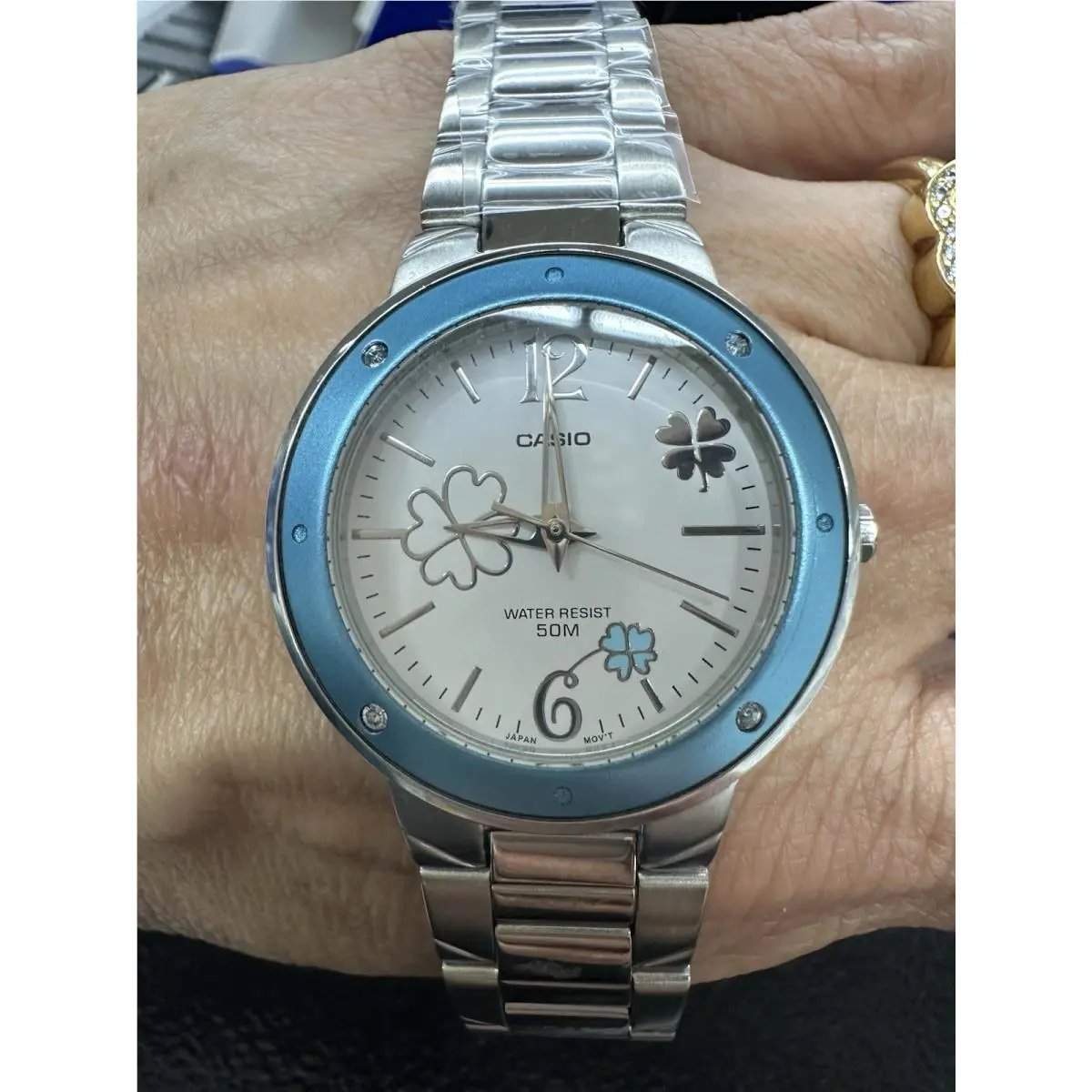 Ladies Casio LTP-1319D-2A Stainless Steel 50 Meter Water Resistant Watch