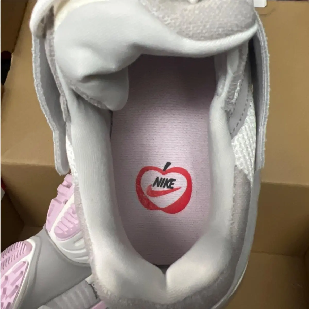 Nike shoes - Nike V2K Run - Run - HV5997-161 - White 9
