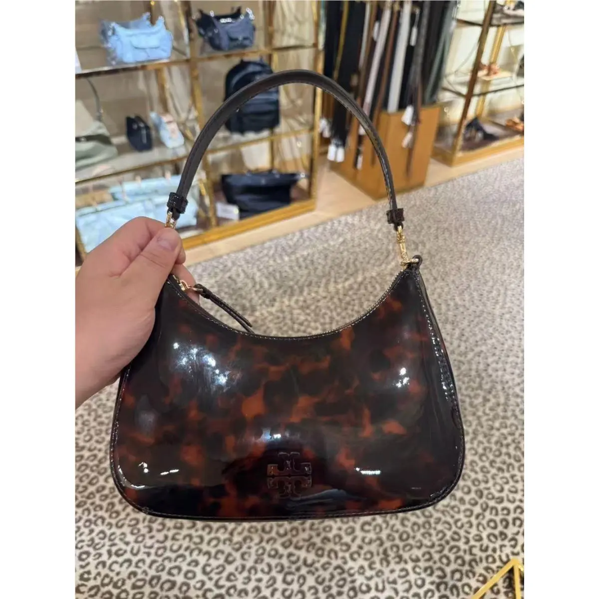Tory Burch  bag  Tory Emerson - Fashion: Tortoise Patent Shiny Leather, Handle/Strap: Black, Hardware: Black 14
