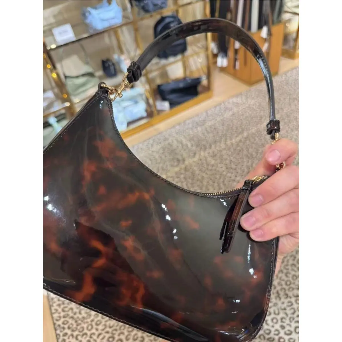 Tory Burch  bag  Tory Emerson - Fashion: Tortoise Patent Shiny Leather, Handle/Strap: Black, Hardware: Black 16