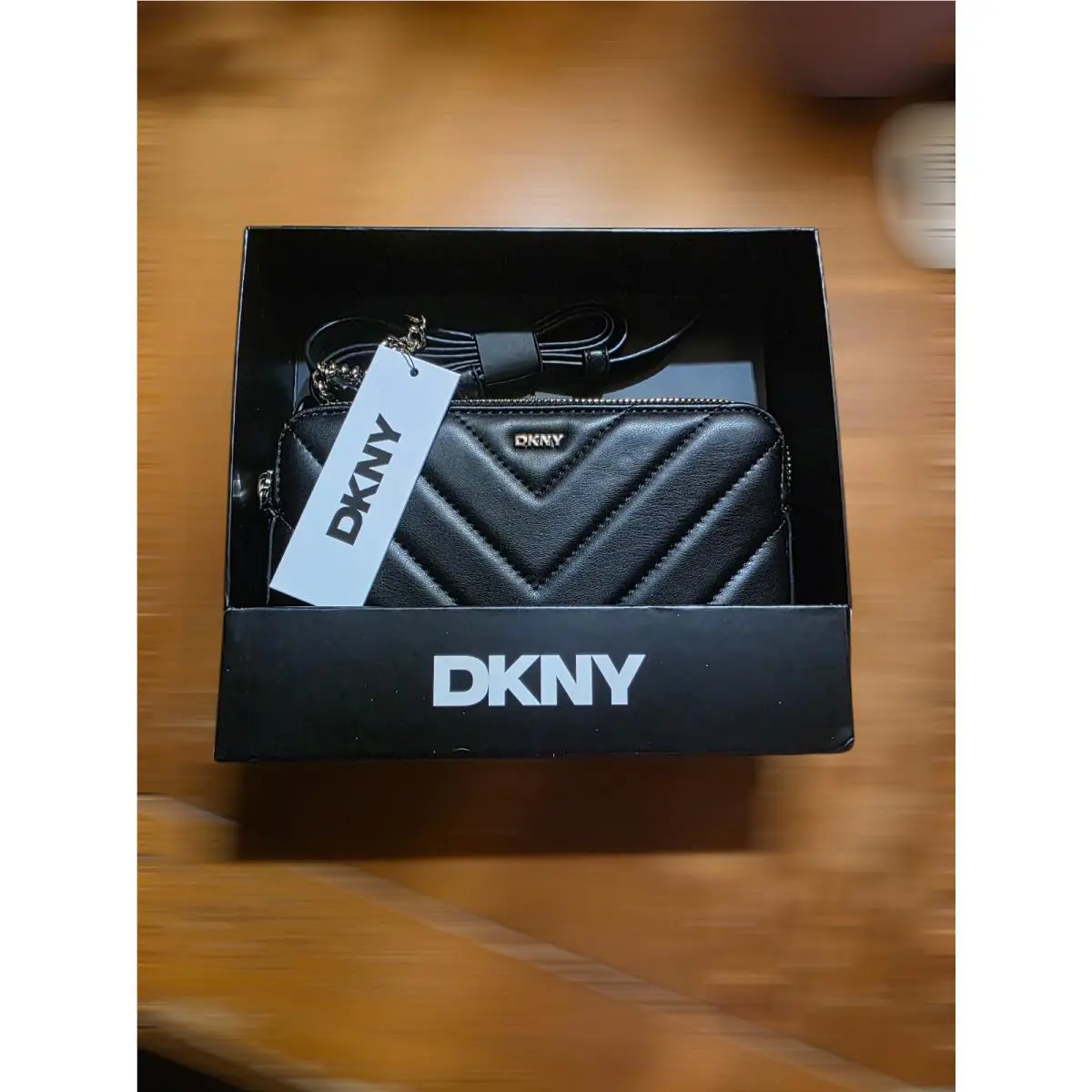 Dkny Veronica Small Crossbody Shoulder Bag in Black