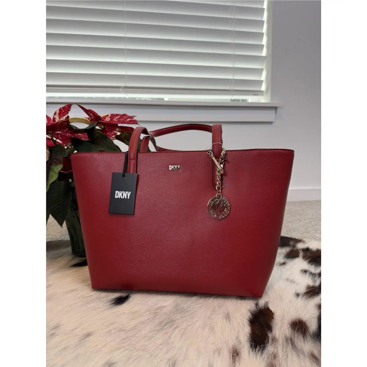 Dkny Bryant Medium Zippered Tote Bag