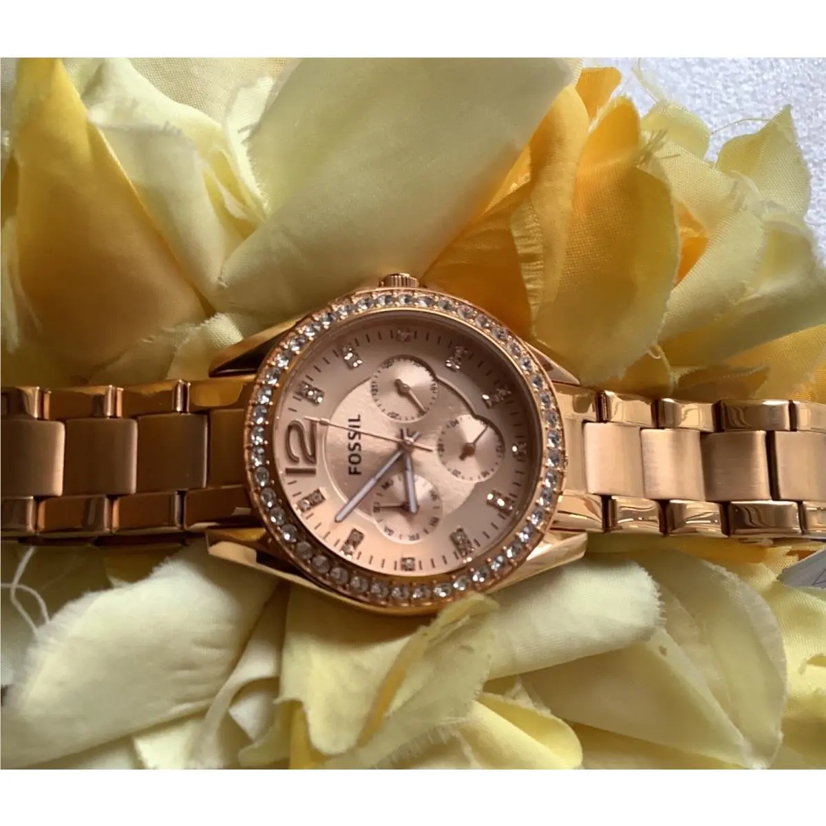 Needs Battery Fossil Riley Multi-function Rose Gold-plated Ladies Watch ES2811