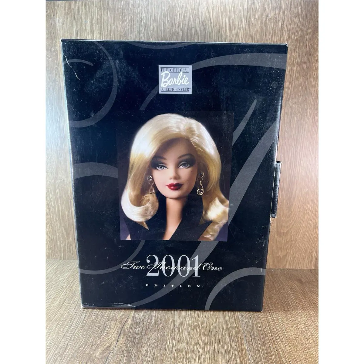 The Official Barbie Collector`s Club 2001 Spotted On The Scene