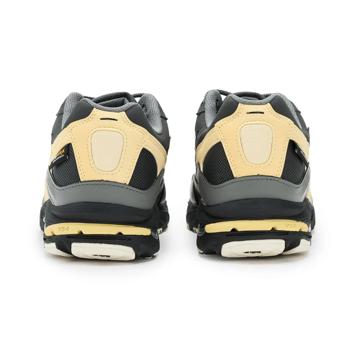 Mizuno shoes - Black Sand/Quiet Shade 5