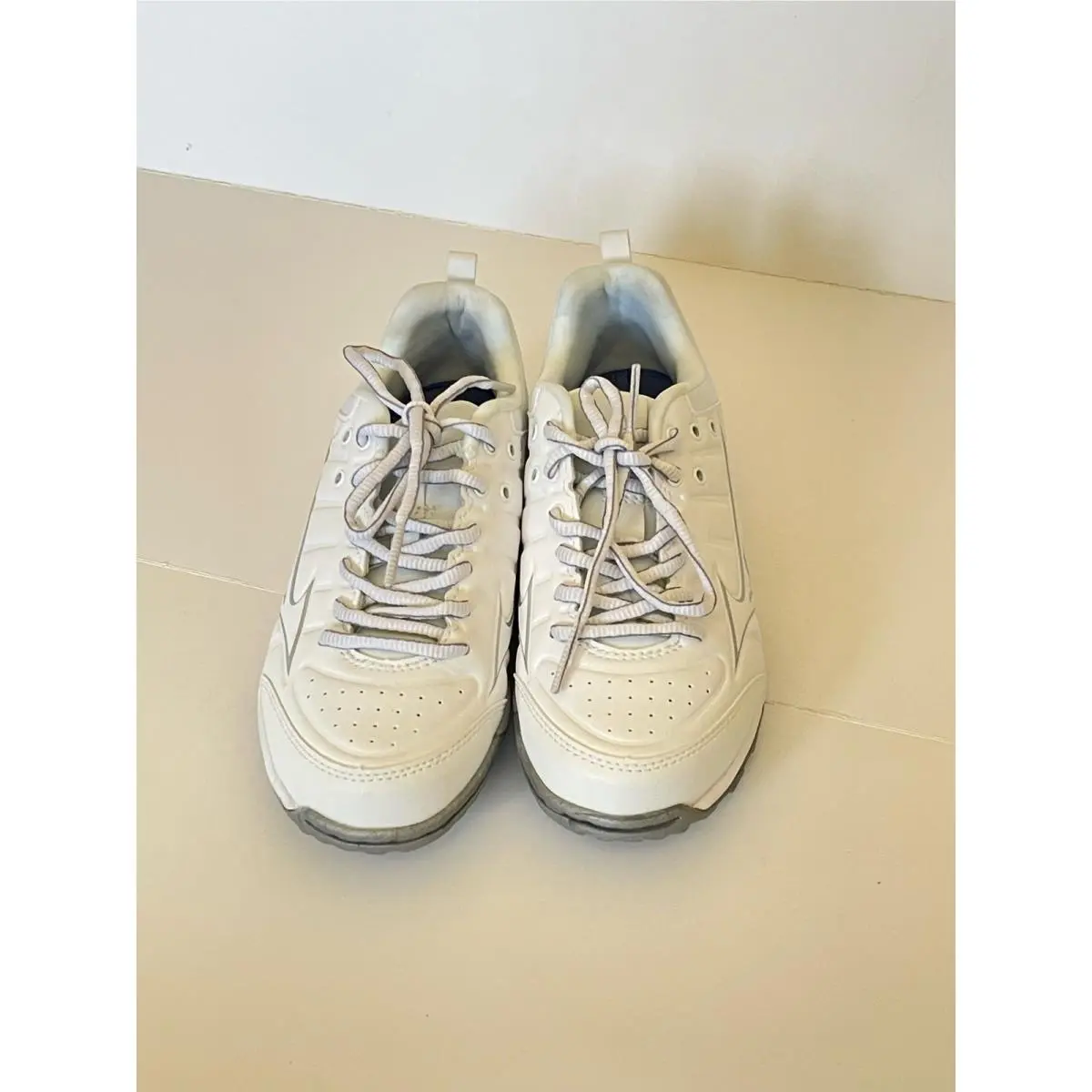 Mizuno shoes - White 1