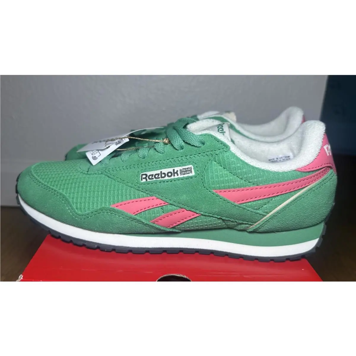 Reebok shoes - Reebok Classic - Classic - green/pink (UPC: 0197323957620) 0