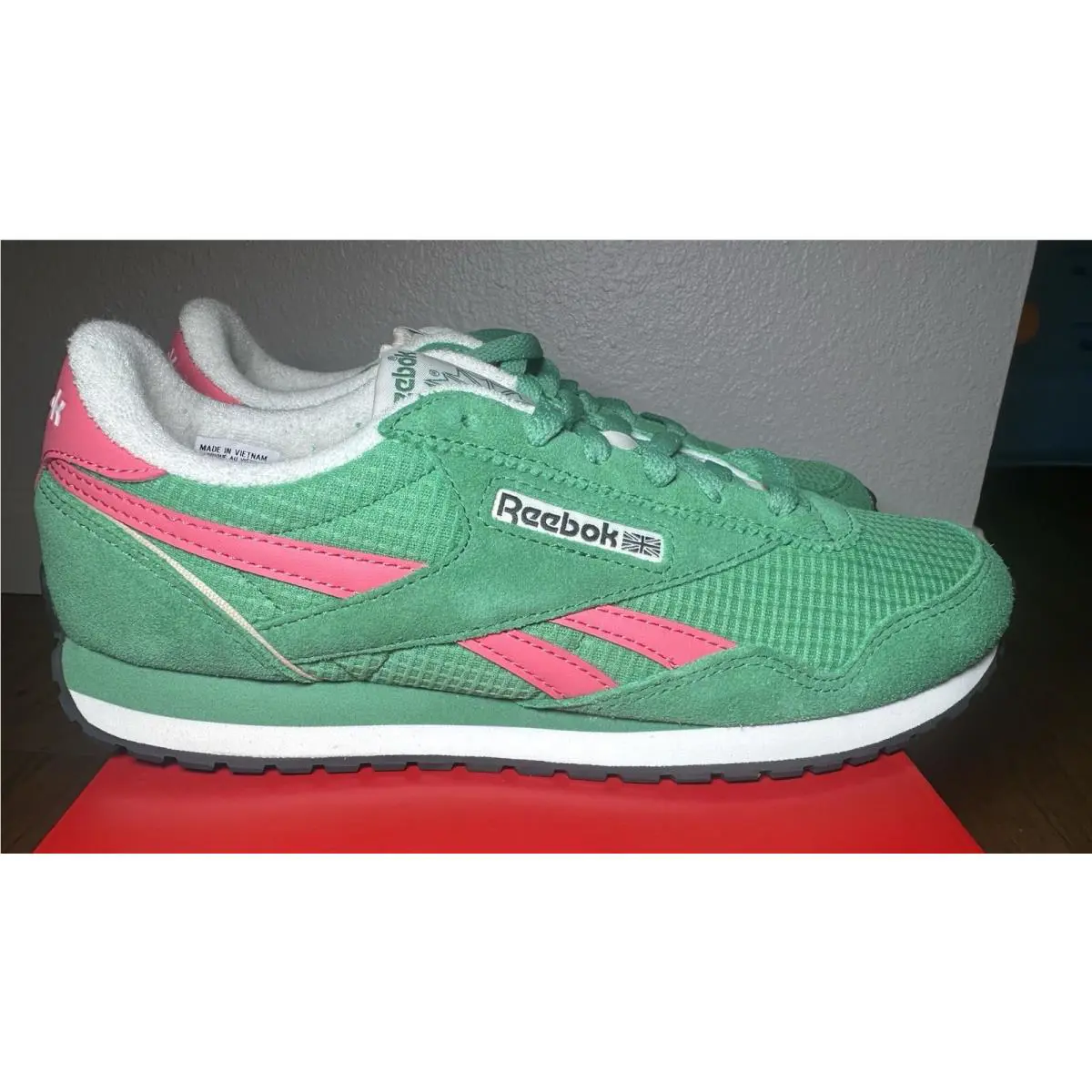 Reebok shoes - Reebok Classic - Classic - green/pink (UPC: 0197323957620) 3