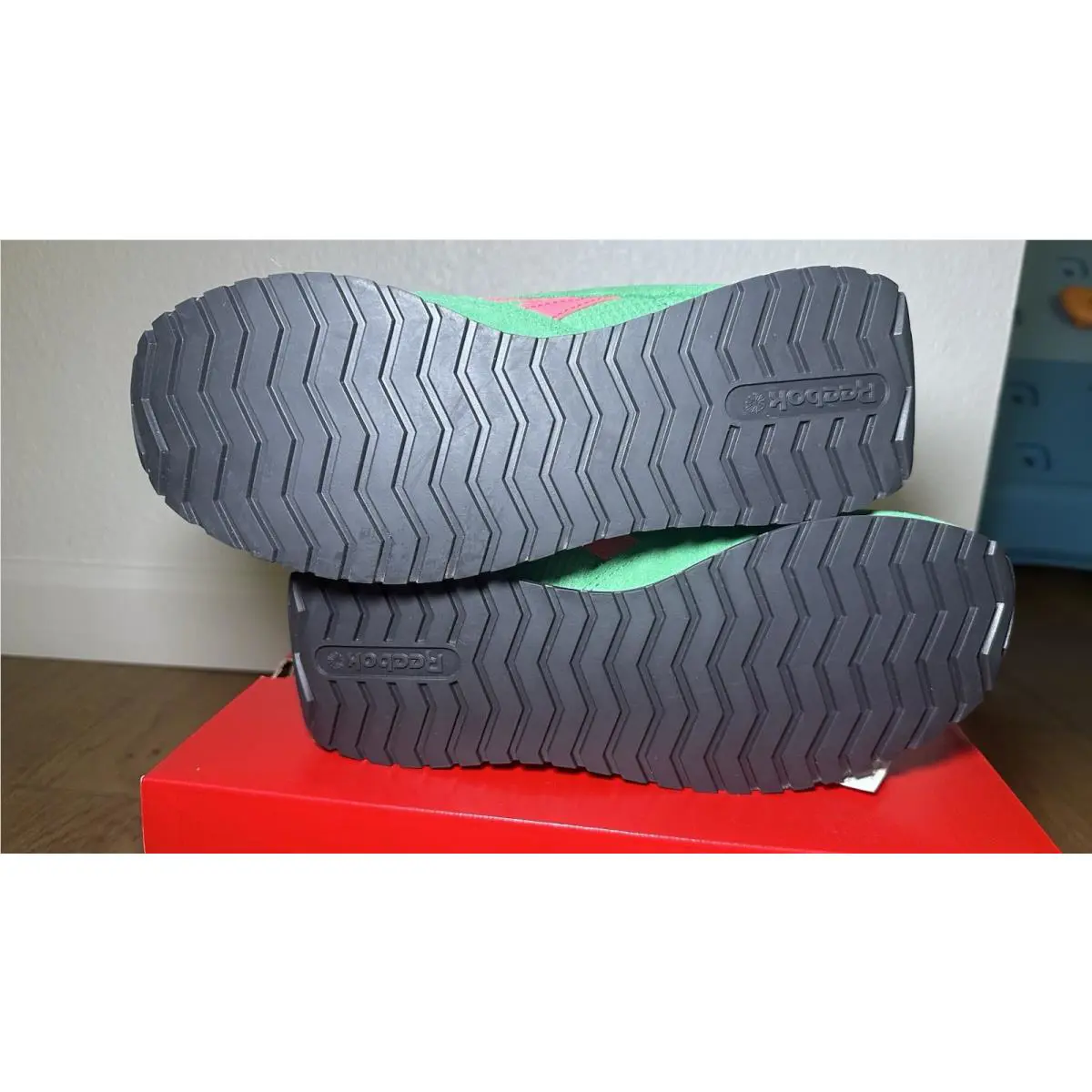 Reebok shoes - Reebok Classic - Classic - green/pink (UPC: 0197323957620) 6
