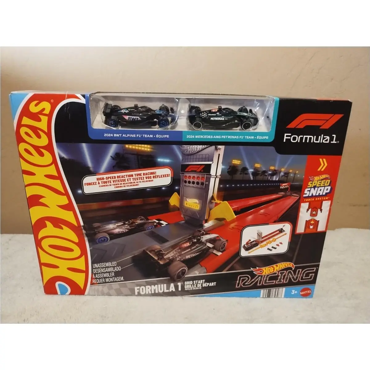 Hot Wheels Racing Formula 1 Grid Start Track Set 2 Diecast F1 Cars 1:64