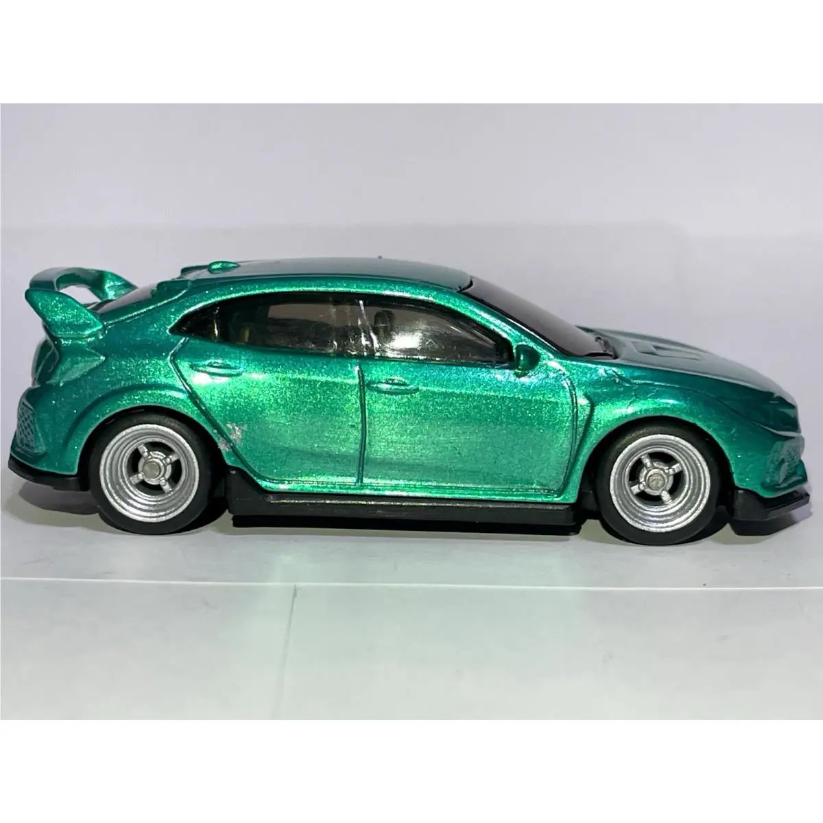Hot Wheels Custom Made Honda Civic Type R w/ Real Riders Spectraflame Green